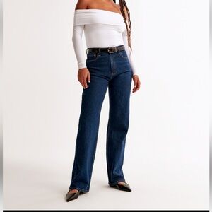 Dark Blue Abercrombie Women's
Curve Love High Rise 90s Relaxed Jean